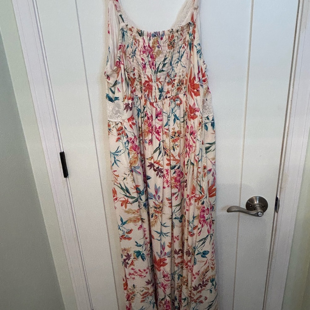 Lush Floral Print Maxi Dress with Lace Detail - Picture 4 of 4